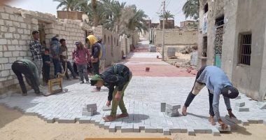 محافظ الوادى الجديد: رفع كفاءة مناطق بالداخلة والفرافرة للارتقاء بالمظهر الحضارى تركيب الانترلوك بالفرافرة