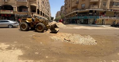 محافظة الجيزة: إصلاح كسر مفاجئ بخط مياه فى هضبة الأهرام.. صور إصلاح كسر مفاجئ بخط مياه فى هضبة الأهرام