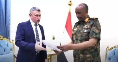 عبد الفتاح البرهان يتلقى دعوة من بوتين للمشاركة في القمة الروسية العربية عبد الفتاح البرهان يتلقى الدعوة