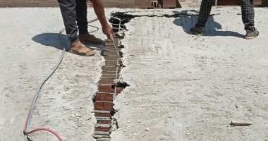 محافظة الجيزة تزيل أدوارا مخالفة بعقارات بقطاع المنشية فى حى الهرم