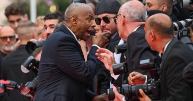 خناقة دينزل واشنطن على السجادة الحمراء لمهرجان كان السينمائى.. فيديو - اليوم السابع