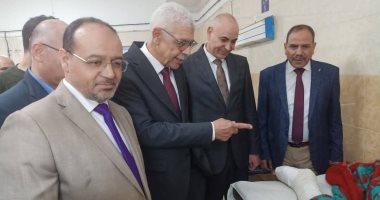 رئيس جامعة المنوفية يطمئن على المصابين بحادث سقوط مصعد بالمستشفى الجامعى