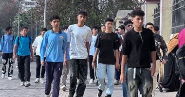 بدء امتحانات نهاية عام 2025 للصفين الأول والثانى الثانوى.. عقد الاختبارات إلكترونيًا وورقيًا.. من يتعرض لمشكلة تقنية وفنية يعقد امتحانه ورقى.. ووزارة التعليم تشدد على منع حيازة المحمول والتصدى للغش.. فيديو امتحانات نهاية عام 2025 للصفين الأول والثانى الثانوى