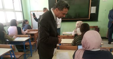 وكيل "تعليم كفر الشيخ" يتفقد امتحانات النقل جولة لوكيل الوزارة لمتابعة الامتحانات