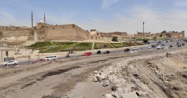 اليوم السابع يرصد مسار محور صلاح سالم الجديد بعد قرار إزالة كوبرى السيدة عائشة.. إنشاء طريق بطول 2 كم وسط مقابر "السيوطى" والربط المباشر مع محور الحضارات.. ميدان السيدة عائشة يتحول لممشى سياحى قريبا.. صور أعمال التطوير الجارية بميدان السيدة عائشة ومحيطه