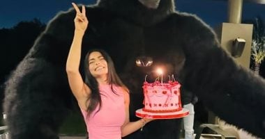 أسماء جلال تحتفل بعيد ميلادها الـ30 فى أجواء مبهجة.. صور أسماء جلال