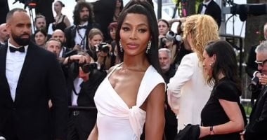الشبكة نيوز : 
                                            ناعومى كامبل تتألق بفستان كريمى خلال فعاليات مهرجان كان السينمائى.. صور
                                        