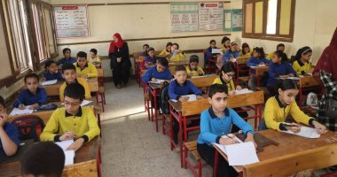 محافظ الوادى الجديد: انطلاق امتحانات نهاية العام لصفوف النقل الابتدائية والإعدادية