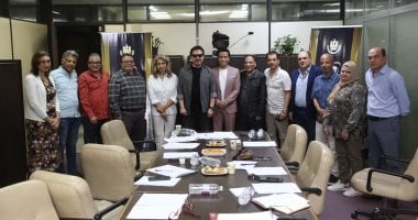 اللجنة العليا لمهرجان المسرح المصرى تناقش تفاصيل الدورة الـ18 أعضاء اللجنة العليا