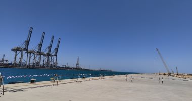 ميناء السخنة نقطة تحول جديدة فى الاقتصاد المصرى.. زيادة أرصفته 18 كم فى 4 سنوات.. يسعى لدخول موسوعة جينيس.. النقل: تطوير الموانئ ينعكس على الاقتصاد وتوطين الصناعة.. والتعاقد مع شركات عالمية لجذب السفن التجارية