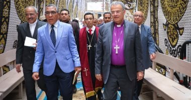 رئيس الطائفة الإنجيلية يشهد حفل تنصيب القس مينا جدعون راعيا للكنيسة بدشنا رئيس الطائفة الإنجيلية يشهد حفل تنصيب القس مينا جدعون