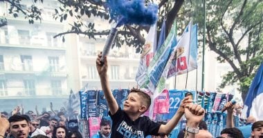 نابولى ضد كاليارى.. استقبال جنونى من جماهير الجنوب للفريق لحظة وصوله (فيديو) جماهير نابولي