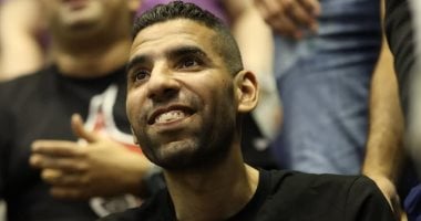 مؤمن زكريا يشارك في احتفالات لاعبو الاهلى لكرة اليد عقب الفوز بكأس الكؤوس الافريقية .. فيديو مؤمن زكريا