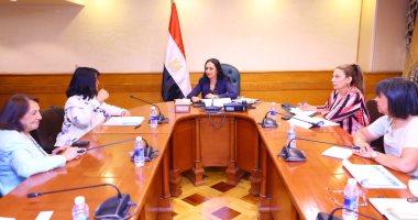 وزيرة التضامن تبحث تعزيز الشراكة بين صندوق دعم الصناعات الريفية والبيئية