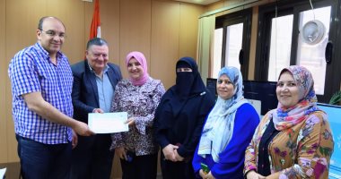 وكيل صحة الدقهلية يهنئ إدارة رعاية الأمومة والطفولة عقب تكريمها من الوزارة جانب من التكريم