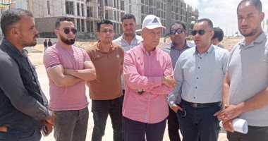 مسئولو "الإسكان" يتابعون المشروعات الجاري تنفيذها بالقرى السياحية