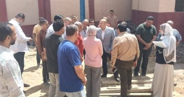 نائب محافظ الجيزة يتفقد مشروع الصرف الصحى بعزبة البكباشى.. صور نائب محافظ الجيزة يتفقد مشروع الصرف الصحى بعزبة البكباشى