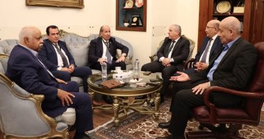 عبد الصادق الشوربجى يستقبل خالد قنديل عضو الشيوخ لدعم الصحافة القومية الشوربجي يستقبل خالد قنديل عضو مجلس الشيوخ
