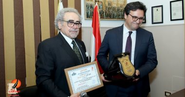 وزير الثقافة يوقع بروتوكول تعاون مع نقيب كتاب مصر