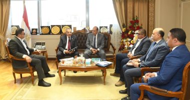 وزير الاسكان ومحافظ جنوب سيناء يتابعان المشروعات المشتركة بالمحافظة جانب من اللقاء