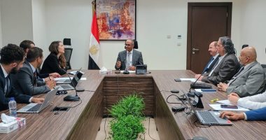 نائب وزير الإسكان يستقبل بعثة الوكالة الفرنسية للتنمية لبحث مجالات التعاون