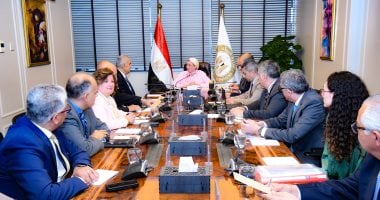 وزيرة البيئة تلتقى أعضاء جمعية رجال الأعمال المصريين لتبادل الرؤي والأفكار جانب من اللقاء