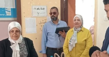 مدير تعليم سوهاج يتابع امتحانات النقل بالمراحل الثانوية والإعدادية فى المراغة جانب من التفقد