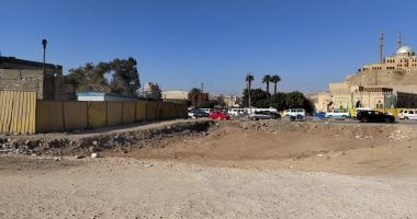 ميدان السيدة عائشة يتحول لمزار سياحى.. إزالة الكوبرى المعدنى وتغيير مسار محور صلاح سالم.. محافظ القاهرة: غلق الميدان أمام حركة السيارات وربطه بالقلعة.. ويؤكد: الكوبرى تسبب في حوادث كثيرة.. صور ميدان السيدة عائشة