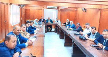 وكيل تعليم الدقهلية يجتمع مع مديري الإدارات لبحث استعدادات امتحان الإعدادية