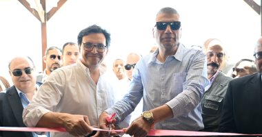 وزير الثقافة ومحافظ أسوان يفتتحان قصر ثقافة أبو سمبل الجديد.. صور