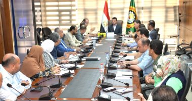 سكرتير عام الدقهلية يتولي رئاسة اجتماع الأمانة الفنية لمجلس إدارة المنطقة الصناعية بجمصة