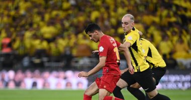 التعادل السلبى يحسم الشوط الأول بين الاتحاد ضد ضمك فى الشوط الأول طارق حامد