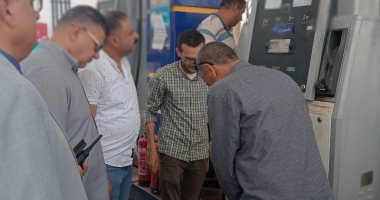 جولة تفتيش مفاجئة لوكيل التموين على محطات الوقود بالدقهلية جانب من الجولة