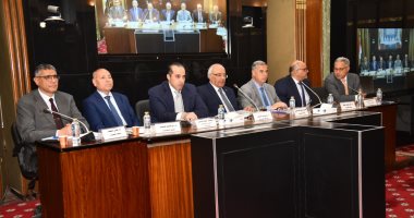 الإيجار القديم.. محافظ الجيزة يؤكد أهمية وجود إطار تشريعى مرن يتيح للمحافظات التحرك بكفاءة خلال الاجتماع