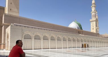 هنا القبة الخضراء.. الحجاج يلتقطون الصور أمامها في مشهد يسر الناظرين