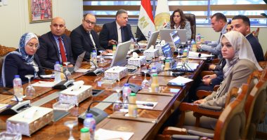 وزيرة التنمية المحلية تجرى مرورا ميدانيا على 6 مراكز تكنولوجية بـ3 محافظات جانب من الاجتماع