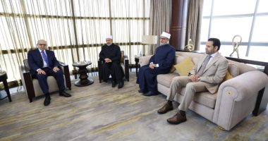 الإمام الأكبر يستقبل رئيس وزراء لبنان ويؤكد دعم الأزهر غير المحدود للشعب اللبنانى شيخ الأزهر يستقبل رئيس وزراء لبنان