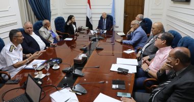 محافظ القاهرة يناقش اقتراحات لمنع عودة الإشغالات بشوارع مصر الجديدة