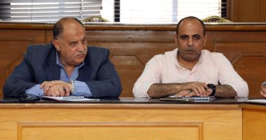 السكرتير العام المساعد للإسماعيلية يناقش مشكلات قرية الحجاز