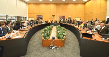 وزير الإسكان يعقد اجتماعه الدورى مع أعضاء البرلمان بمجلسيه النواب والشيوخ