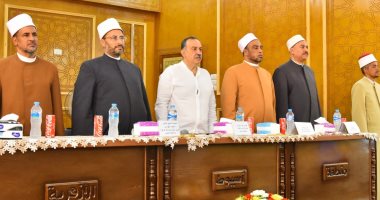محافظ أسيوط يلتقي وعاظ وواعظات الأزهر ويشيد بدورهم في تعزيز الوعي المجتمعي  