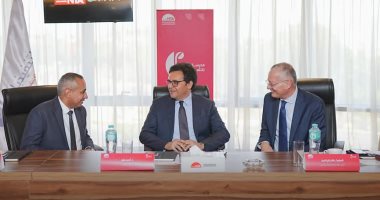 وزير الثقافة يشارك في اختيار المتقدمات لبرنامج المرأة تقود للتنفيذيات