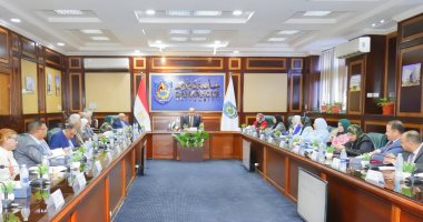 مجلس جامعة دمنهور يوافق على منح 26 درجة ماجستير ودكتوراه