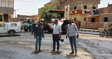 محافظ أسيوط: رصف شارع الجمهورية بأبنوب ضمن خطة العام المالى 2024-2025 جانب من الرصف