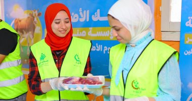 التحالف الوطنى يوزع كرتونة مواد غذائية بجانب لحوم الأضاحي بقرى حياة كريمة