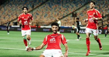 الأهلي يتقدم على فاركو بثنائية فى الشوط الأول ويقترب من حسم الدوري.. صور وسام أبو على