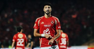 الشبكة نيوز : 
                                            وسام أبو على يعزز تقدم الأهلي على فاركو بالهدف الثانى فى الدقيقة 33.. صور 
                                        