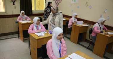 نماذج استرشادية لامتحان اللغة العربية للشهادة الإعدادية بنظام البوكليت صورة أرشيفية