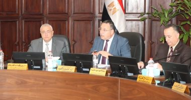 رئيس جامعة الإسكندرية يؤكد على ضرورة الالتزام بالضوابط الامتحانية 