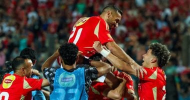 الأهلي بطلا للدورى للمرة 45 فى تاريخه.. المارد الأحمر يسحق فاركو بسداسية نظيفة ويحسم صراع اللقب رسميا مع بيراميدز.. وسام أبو علي يسجل سوبر هاتريك.. الشحات يتألق بهدف من أول لمسة وإمام عاشور يزور الشباك على معلول